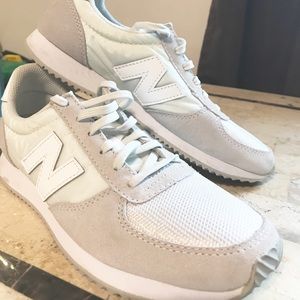 New Balance shoes 7.5 women or (6.5 unisex)